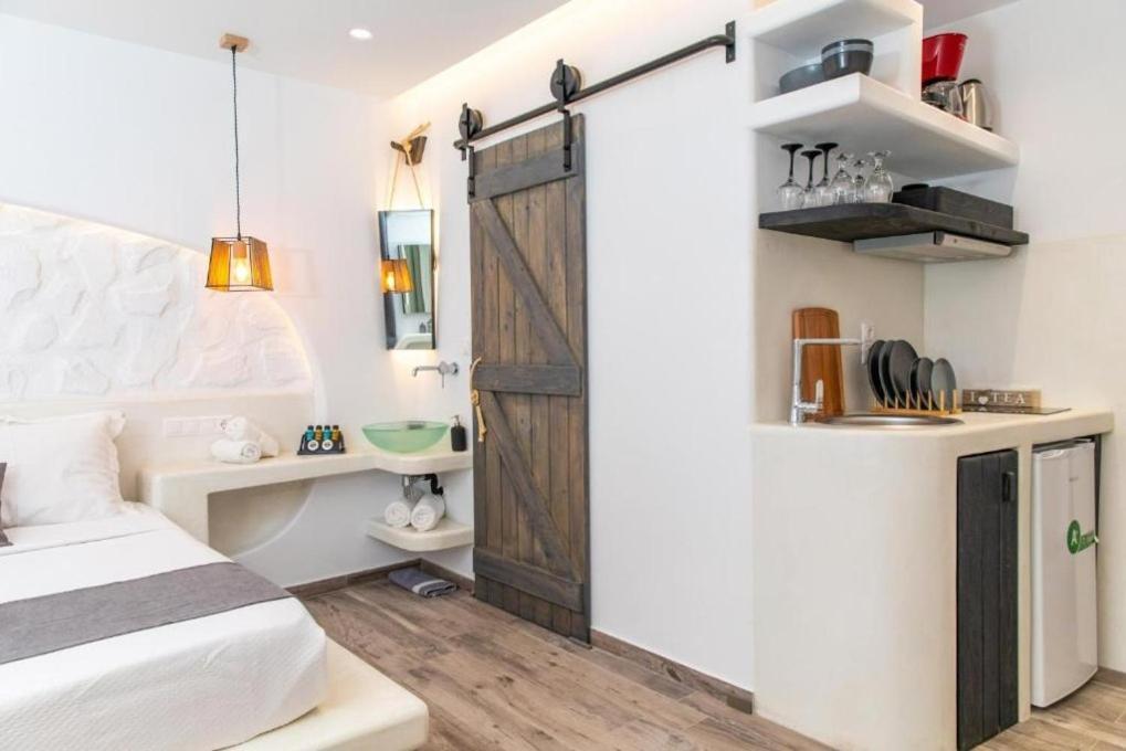 Blue Heart Luxury Suites Naxos City Ngoại thất bức ảnh