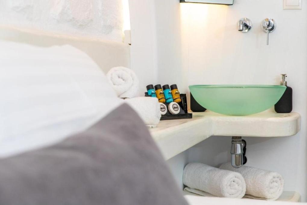Blue Heart Luxury Suites Naxos City Ngoại thất bức ảnh